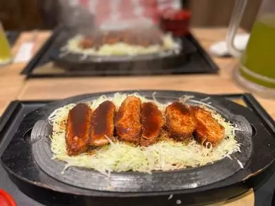 名古屋名物 みそかつ 矢場とん 大阪大丸心斎橋店