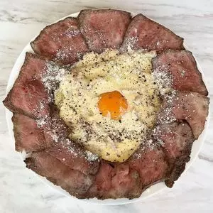 シカゴピザ&ボルケーノパスタ Meat&Cheese Forne（ミートアンドチーズ フォルネ）