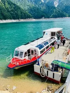 黒部ダム湖上遊覧船ガルベ乗り場売店