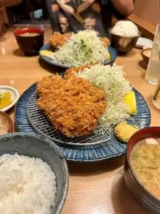 トンカツ ツキウマ 神山町