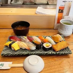 東鮨 本店（あずまずし）