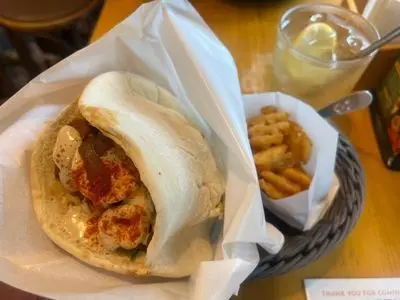 ファラフェルブラザーズ 六本木店（Falafel Brothers）