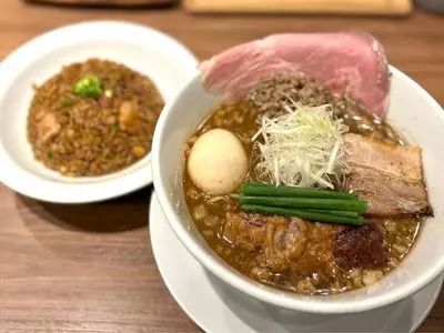 らーめん これこれ（CORE-CORE）