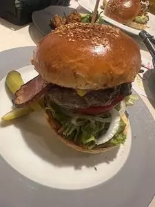3000日かけて完成した極上ハンバーガー Field（【旧店名】Cafe&Bar Field）