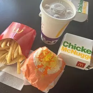 マクドナルド 六本松駅前店（McDonald）