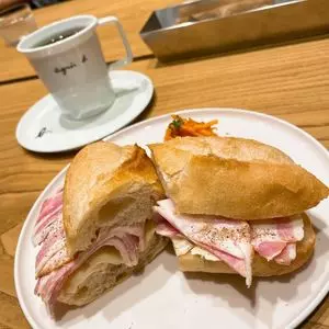 agnes b. CAFE 祇園店（agnès b. CAFÉ アニエスベーカフェ）