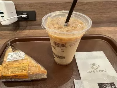 カフェ・ド・クリエ プラス 汐留芝離宮店（CAFE de CRIE PLUS）