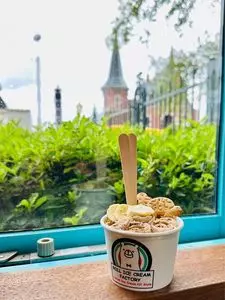 ロールアイスクリームファクトリー ハウステンボス店（ROLL ICE CREAM FACTORY）