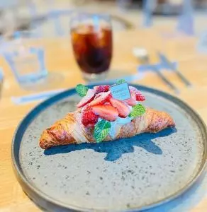 FRUiT 阪神梅田店（フルーツ）