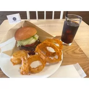 淡路島 BURGER CAFE 岩国駅前店（淡路島 バーガーカフェ）