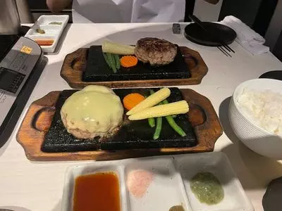 溶岩焼肉ダイニング bonbori 新宿店