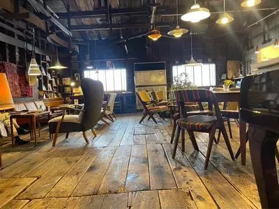 北の椅子と 和田岬店