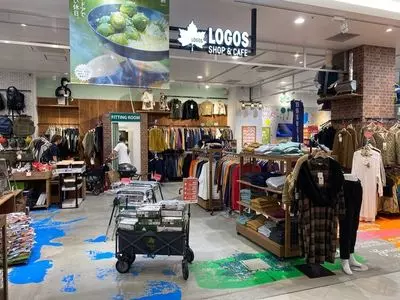 ロゴス ショップ&カフェ 三井アウトレットパーク 横浜ベイサイド店（LOGOS SHOP&CAFE）