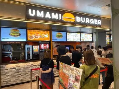 ウマミバーガー 横浜ベイサイド店（UMAMI BURGER）