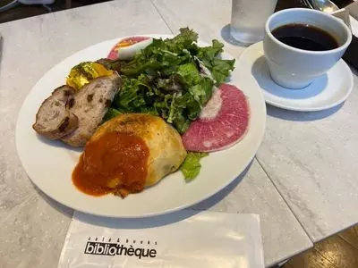 カフェ＆ブックス ビブリオテーク 東京・吉祥寺（café & books bibliotheque【旧店名】タルタート）