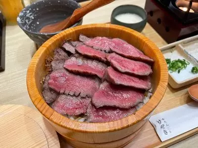 牛たん けやき 麻布十番店