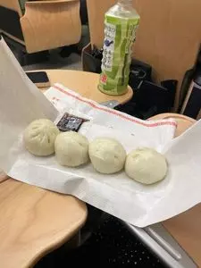 長崎ぶたまん 桃太呂 長崎駅店