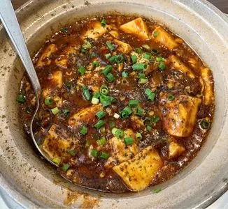 台湾料理 師記（シキ）