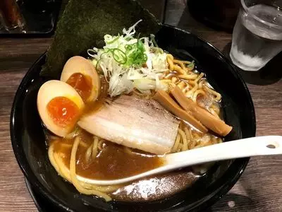 節骨麺 たいぞう 三軒茶屋店（ぶしこつめん たいぞう）