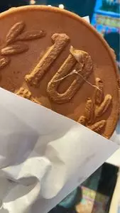 大王チーズ 10円パン&チョコチュロス 沖縄国際通り店（ジュウエンパン）