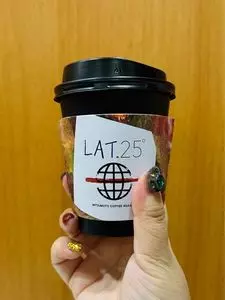 カフェ・ラット・25° 新横浜店（caffe LAT.ニジュウゴド）