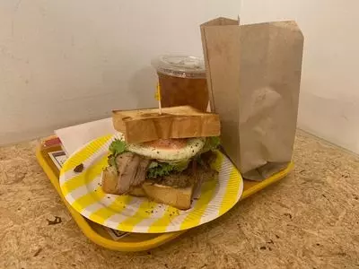 BAKERY & BURGER JB's TOKYO 府中店（ベーカリー & バーガー ジェイビーズ トーキョー）