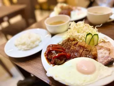 自家特製焼豚・洋食 はちみつ
