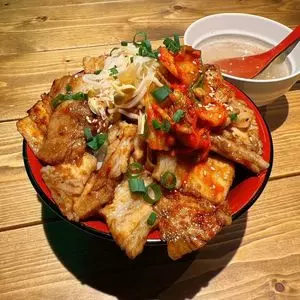 サムギョプサルと韓国料理 TUTUMU38 吉祥寺店（ツツムサンパ）