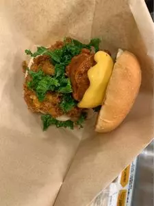 Lucky Rocky Chicken 代々木八幡店（ラッキー ロッキー チキン）