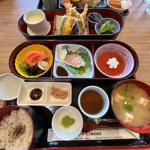 しあわせ村じゅらく