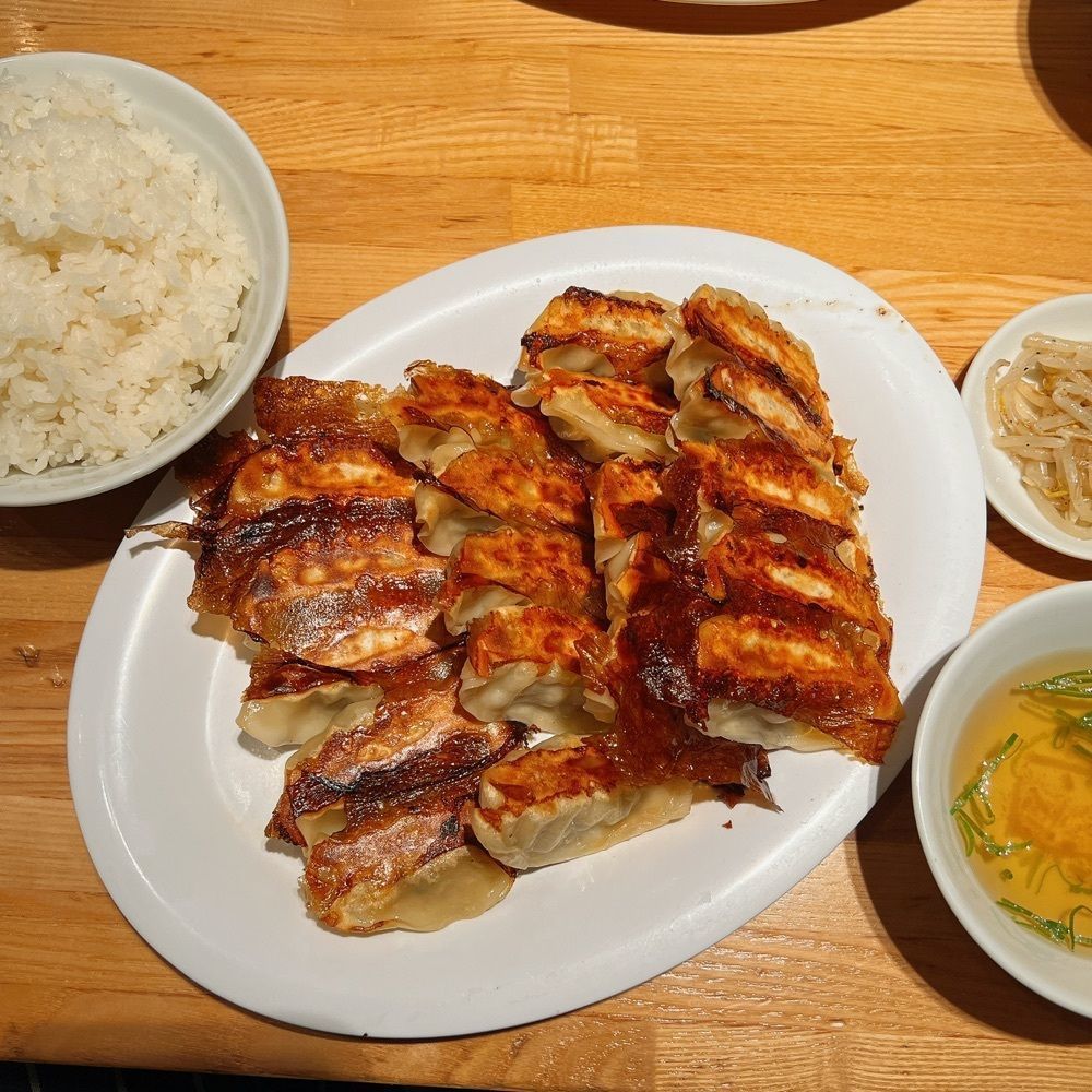 ヤジメシ　ボリューム満点東京グルメさんが投稿したぎょうざいってん 神田本店に関する口コミの画像