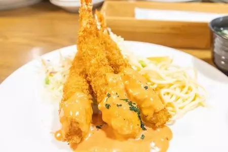 洋食バル ウルトラ