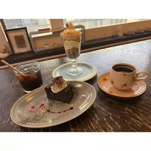 コマグラ カフェ（komagura cafe）