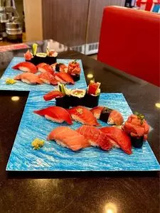 グルメ廻転寿司 　まぐろ問屋　めぐみ水産 戸田公園店（ぐるめかいてんずしまぐろどんやめぐみすいさん）