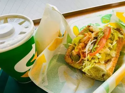 サブウェイ 新宿パークタワー店（SUBWAY）