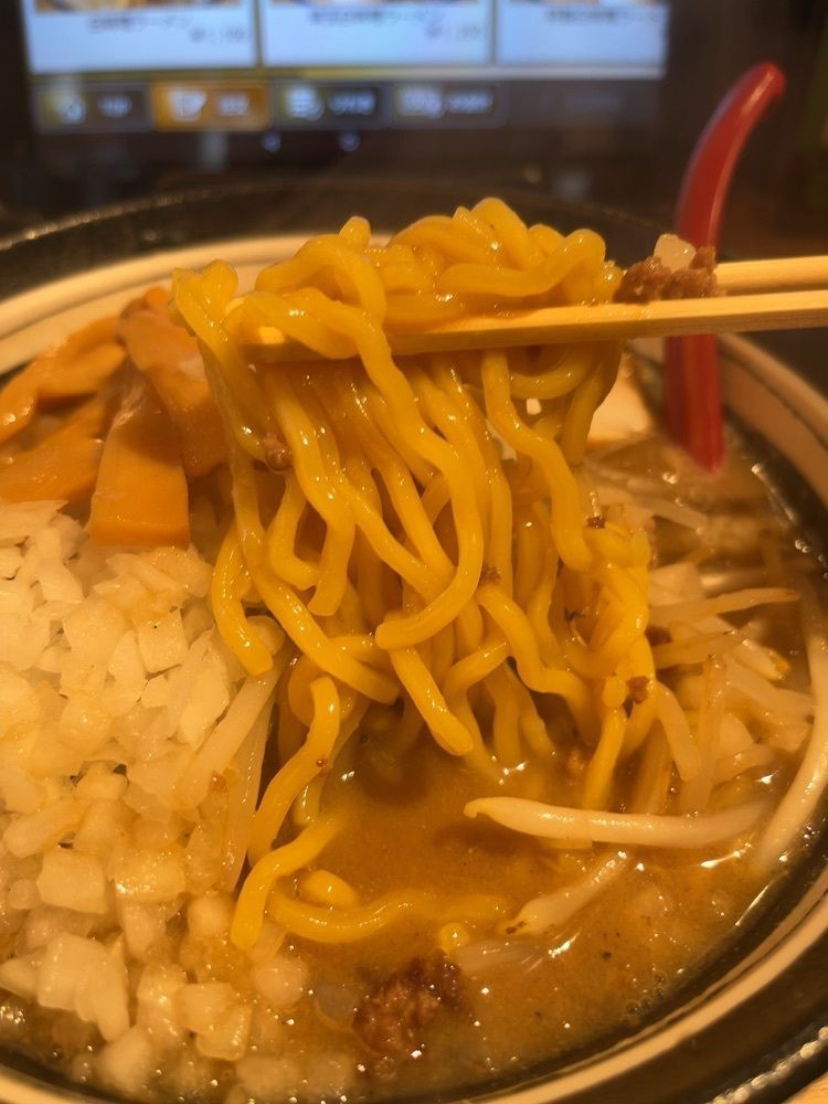 【東京近郊】居酒屋勝手にレビューさんが投稿した札幌味噌ラーメン アウラ 横浜駅西口パルナード店に関する口コミの画像