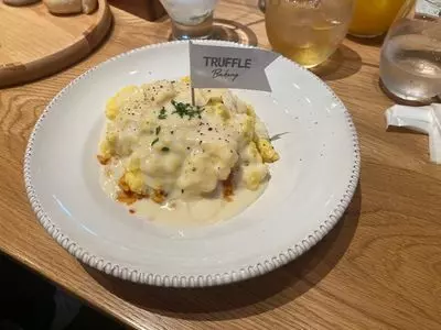 Truffle BAKERY 北海道ボールパークFヴィレッジ店（トリュフベーカリー）