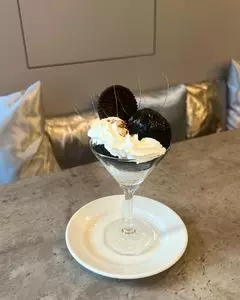宝石と黒猫