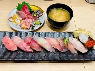 廻転とやま鮨 銀座
