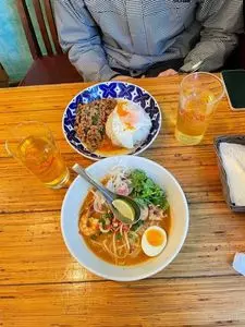 カオマンガイ バザール