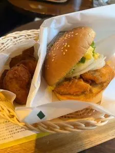 フレッシュネスバーガー 麻布十番店（FRESHNESS BURGER）