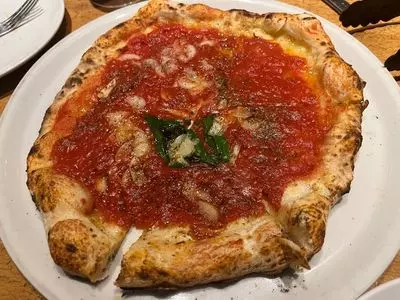 ピッツァ ケベロス 明治神宮前店（PIZZA KEVELOS）