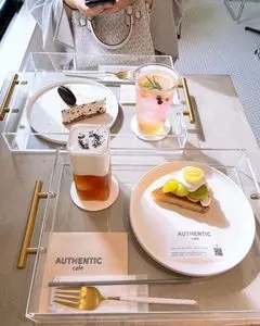AUTHENTIC cafe（オーセンティック カフェ）