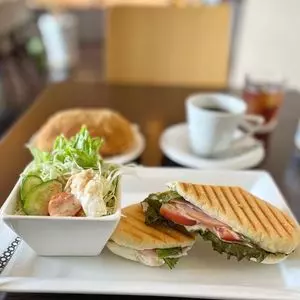 ベーカリーカフェ オニジョルノ