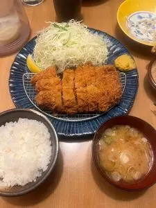 トンカツ ツキウマ 神山町