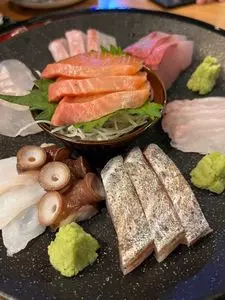 丸秀鮮魚店 吉塚店