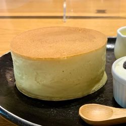 横浜センター北へ 大人カフェで濃厚珈琲と極厚ホットケーキを Aumo アウモ