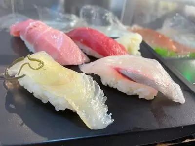 すしざんまい 築地駅前店