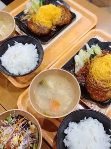 レディバーグ イオン札幌桑園店