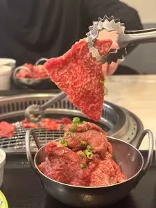 お肉屋さんが『君に、焼いて揚げる。』